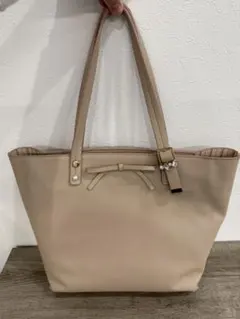 ★上品ベージュ★JILL by JILLSTUART トートバッグ A4対応♪のサムネイル