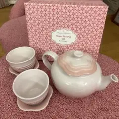 新品未使用　 LE CREUSET 花柄ティーポットセットのサムネイル