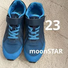 運動靴 スニーカー