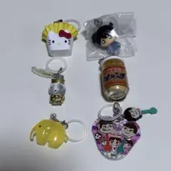 ガチャガチャ　めじるしアクセサリー　まとめ売り　ペコちゃん　名探偵コナン　キティ
