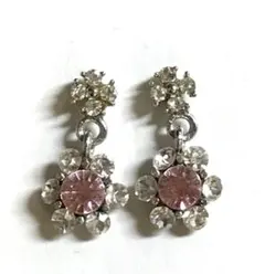 かわいいお花ピアス