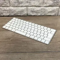 Apple 純正　マジックキーボード　A1644 日本語配列のサムネイル