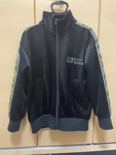 Item thumbnail for item 905b96f0-1dc1-4d50-afb0-8183ffcce5b5