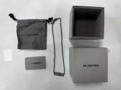 BALENCIAGA チェーンネックレス ロゴプレート付き　新品同様のサムネイル