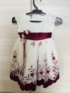刺繍入りベビードレス