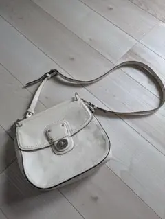 COACH ショルダーバッグ ホワイト　ターンロック