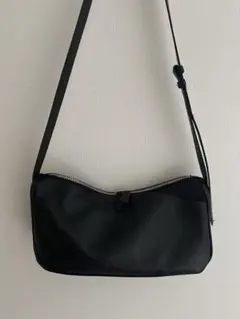 イアパピヨネ　ミニスワローマチショルダーバッグ　　　ブラック