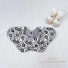 hugmori 花びら型スタイ 花柄 リバーシブル