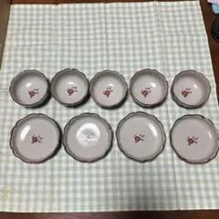 有田焼　紀窯　花柄装飾の小鉢5個、小皿4枚セット 木箱入