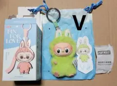 LABUBU PIN FOR LOVE イニシャルラブブ アルファベット V