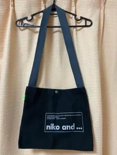 美品　ニコアンド　サコッシュ
