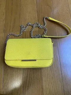 イエロー ショルダーバッグ