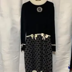 スーパービューティーの長袖ワンピース 黒と白のコンビネーション、カーディガン