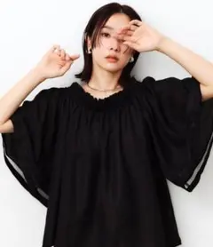 オペークドットクリップ2WAYギャザーフレアスリーブブラウス【洗濯機洗い可】新品