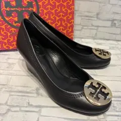 箱付き未使用級✨トリーバーチTORYBURCH サリーウェッジ 黒 22cmのサムネイル
