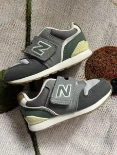 New Balance キッズスニーカー グレー/グリーン