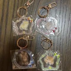 猫のアクリルキーホルダー4個セット