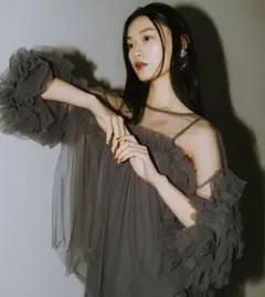 NOTRE emor asymmetry tulle tops ブラウン - メルカリ