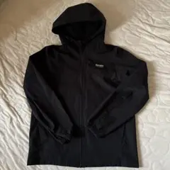 ブラック マウンテンパーカー