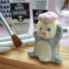 貝を探すラッコ(オス)　粘土作品