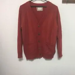 えんじ色カーディガン