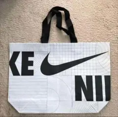 NIKE ナイキ エコバッグ トートバッグ 韓国　白 ホワイト　Mサイズ