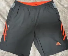 adidas トレーニングショーツ　黒/橙