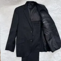 美品 コムサイズム メンズスーツ S 黒 ストライプ セットアップ ビジネス