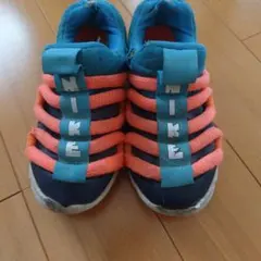 NIKE スニーカー オレンジ 青　18.5