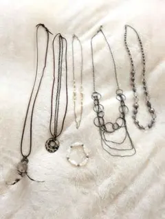 ネックレスとブレスレットのセット