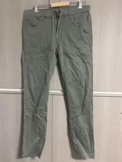 UNIQLO カーキ スリムフィット チノパン L