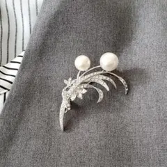 上品なパール ブローチ 結婚式 卒業式 入学式 フォーマル コーデ お出かけ
