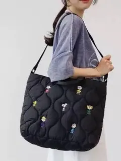 トートバッグ ブラック 軽量　ピーナッツスヌーピーSNOOPY刺繍