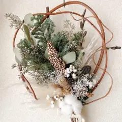 クリスマス　リース　ドライフラワー　針葉樹