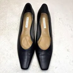 MODE ET JACOMO 22.5ブラック ブロックヒールスクエアパンプス