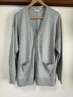 GU グレー ボタン付き薄手カーディガン