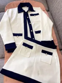 MIUMIU ミュウミュウ　ウールのセットアップ　白 MIUMIU ミュウミュウ ウールのセットアップ 白 Miu Miu ミュウ