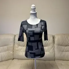 64 幾何学模様 五分袖 ブラック/ホワイト トップス