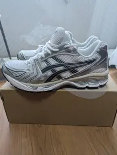 ASICS GEL-KAYANO 14 ホワイト/グレー 28.0cm