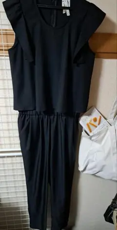 オールインワン　パンツ　結婚式　ブラック　黒　フェリシモ