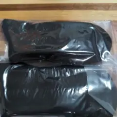 シャルレソックス黒定価1870円。