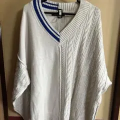 ホワイト ケーブルニット ポンチョ