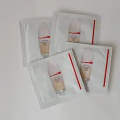 SHISEIDO　エッセンススキングロウファンデーションサンプル130&220