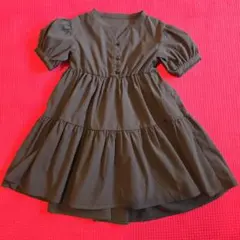 美品　BeBe キッズ ワンピース 110cm 半袖 ブラックグレーのサムネイル