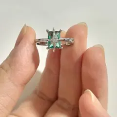 ミントグリーン 四芒星 リング スクエアストーン 緑色宝石