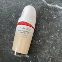 資生堂 エッセンススキングロウファンデーション 220 Linen