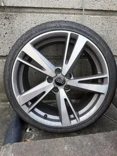 Audi RS3 純正19インチ タイヤホイールセット 235/35R19のサムネイル