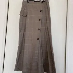 チェックスカートのサムネイル