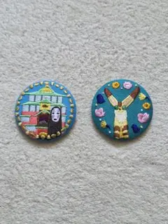 ジブリ　刺繍缶バッジ　カオナシ　キツネリス