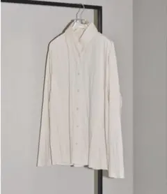 トゥデイフル　Sidetuck Silky Shirts エクリュ